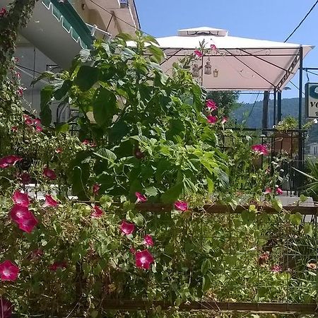 Noufara Hotel Kaména Vúrla Kültér fotó