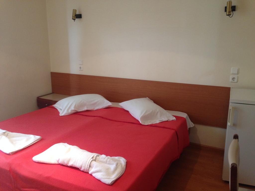 Noufara Hotel Kaména Vúrla Kültér fotó
