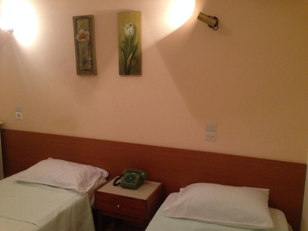 Noufara Hotel Kaména Vúrla Kültér fotó