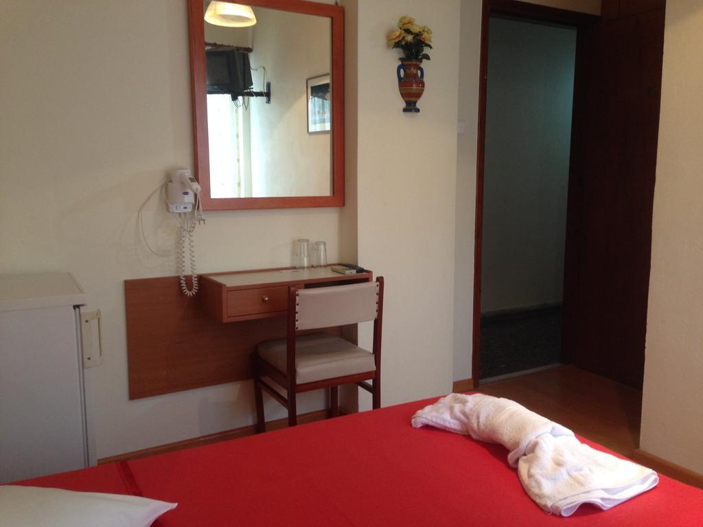 Noufara Hotel Kaména Vúrla Kültér fotó