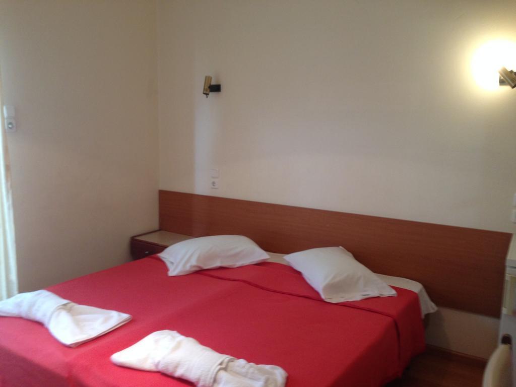 Noufara Hotel Kaména Vúrla Kültér fotó