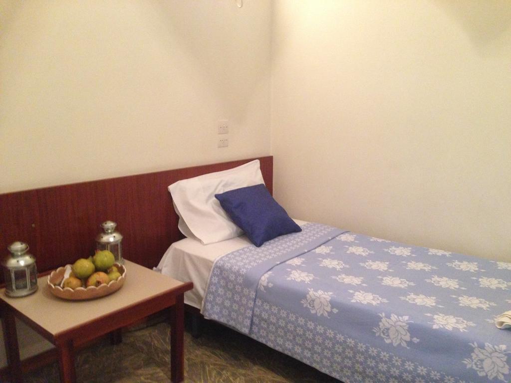 Noufara Hotel Kaména Vúrla Szoba fotó