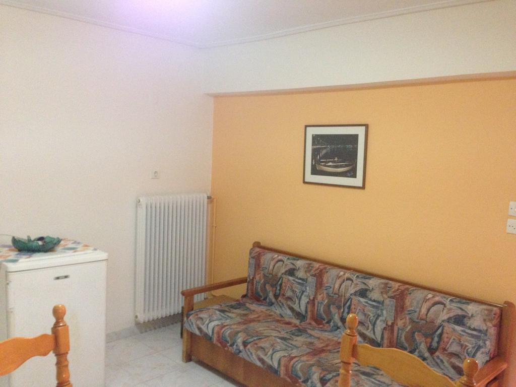 Noufara Hotel Kaména Vúrla Szoba fotó